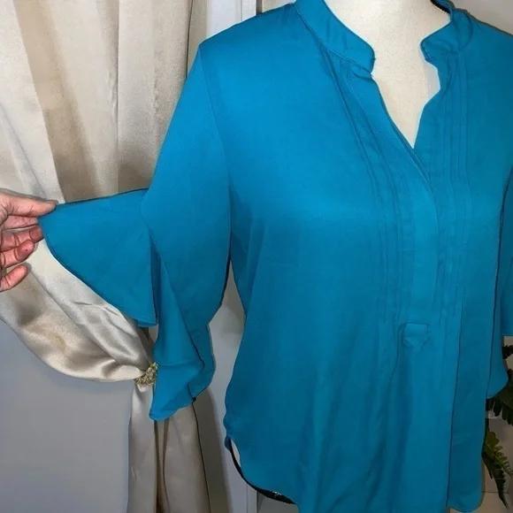 Vince Camuto Women’s Stunning Blue size Small Ruffle Bell Sleeve GUC Blouse Top - Picture 7 of 14